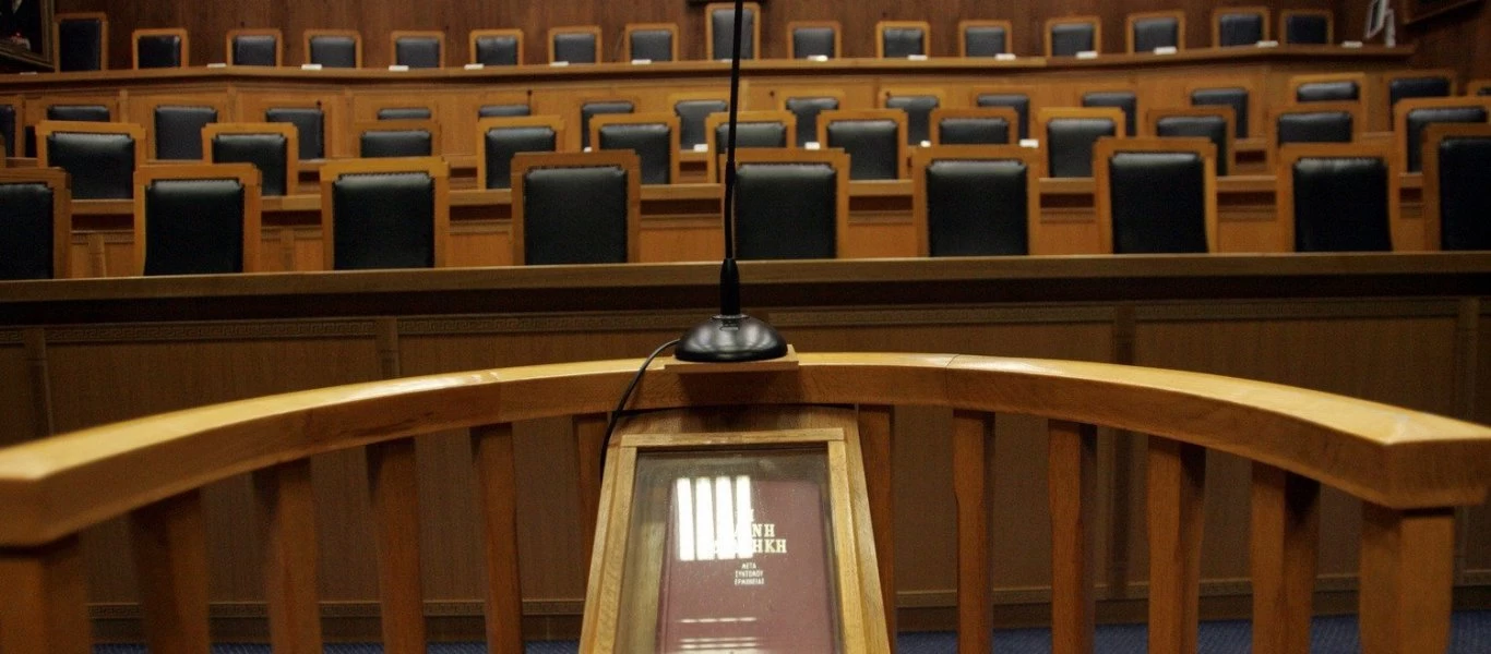 Ανάκληση της απόφασης για παράταση του δικαστικού έτους ζητούν οι Εισαγγελείς
